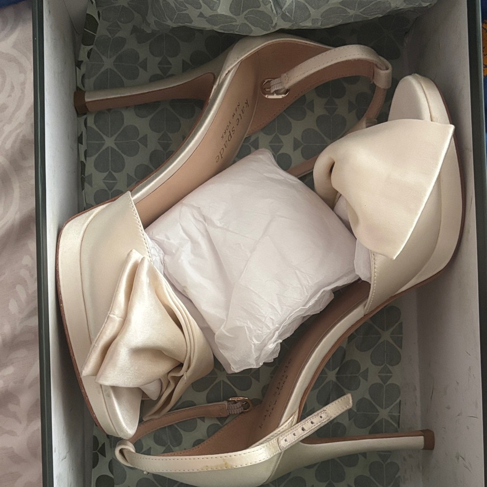 Kate Spade Cream Satin Heels with Bow - Picture 4 of 4